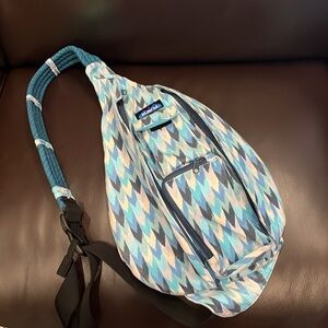 Kavu Blue Gray and White Chevron Original Cotton Canvas Rope Crossbody Sling Bag